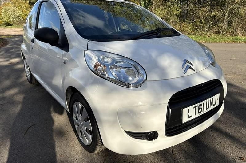 White Used 2011 Citroën C1 VTR Sport Hatchback | £2,750 (Fair price) - Image 1/1