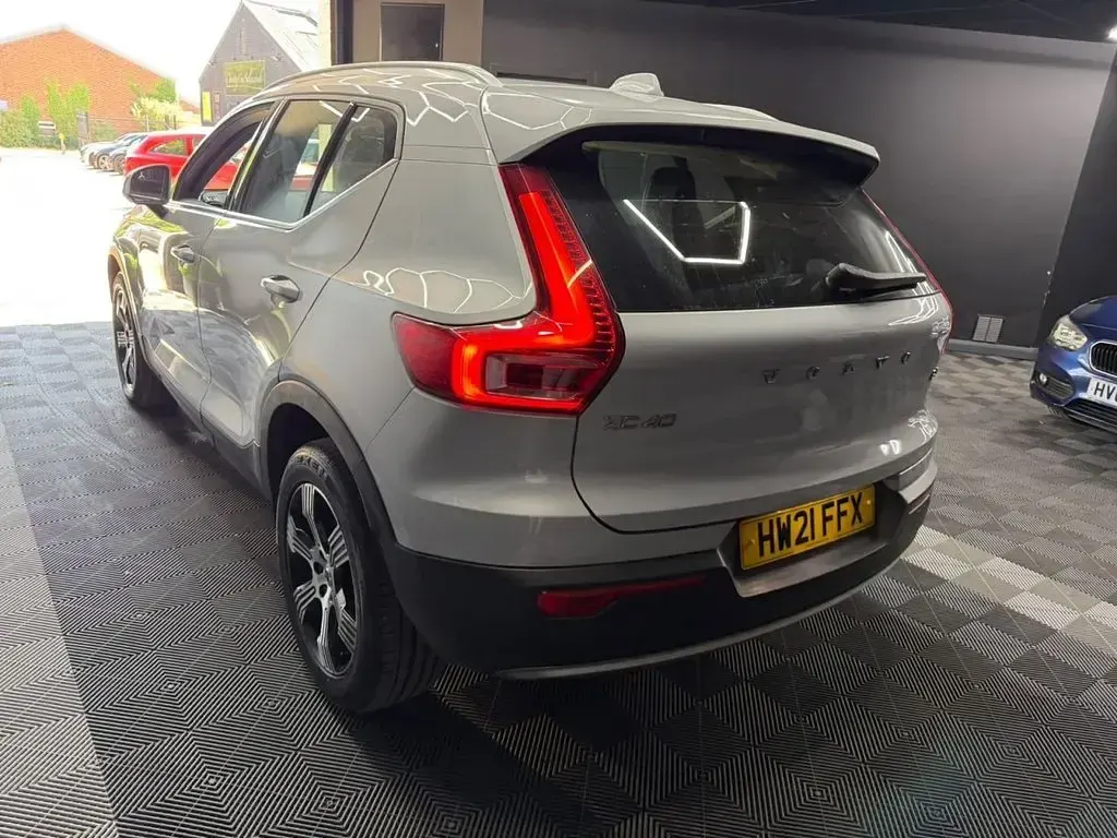 Used Volvo XC40 Inscription 197 HP (144 kW) 2021 Silver SUV