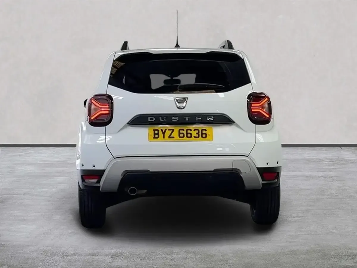 Used Dacia Duster Prestige 90 HP (66 kW) 2022 White SUV