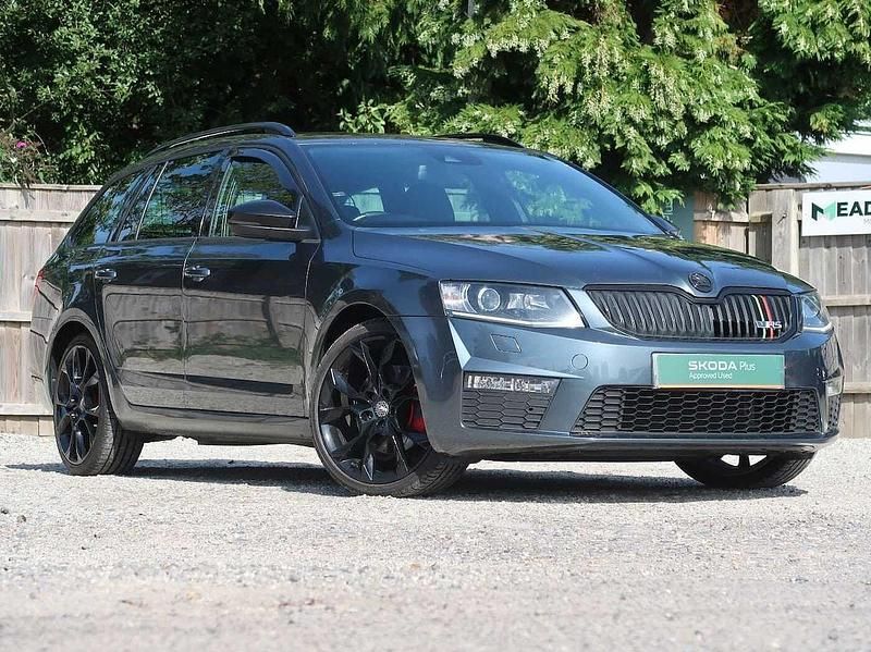 Quartz grey metallic Used 2017 Skoda Octavia vRS Estate | £14,295 (Fair price) - Image 1/4