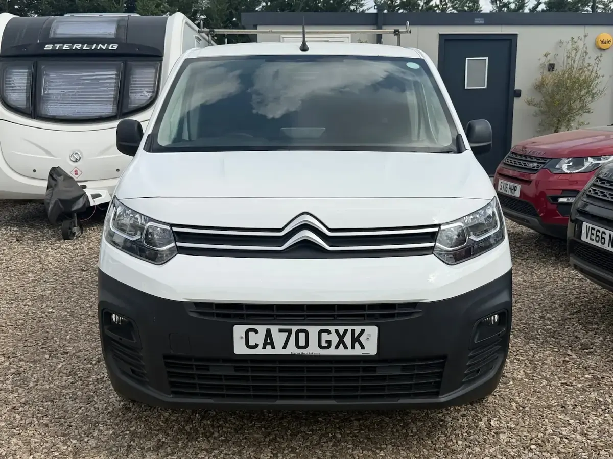 Used Citroën Berlingo Start 75 HP (55 kW) 2020 White MPV