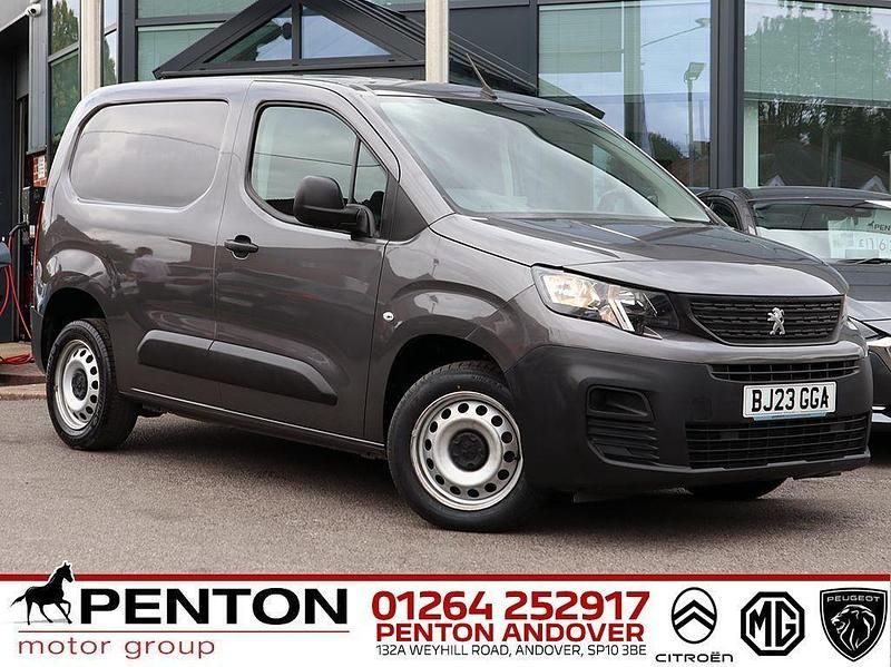 Grey Used 2023 Peugeot Partner Premium MPV | £11,990 (Fair price) - Image 1/4