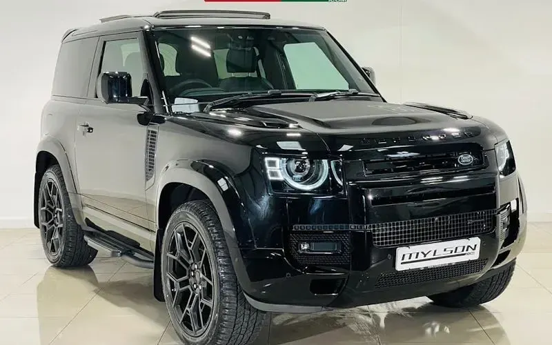 Używany Land Rover Defender SE Dynamic 249 KM (183 kW) 2025 SUV