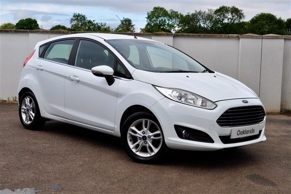 White Used 2014 Ford Fiesta Zetec Hatchback | £6,995 (Fair price) - Image 1/1