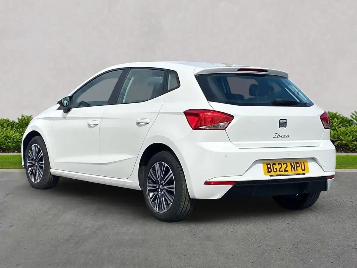 Used Seat Ibiza SE Technology 2022 White Hatchback