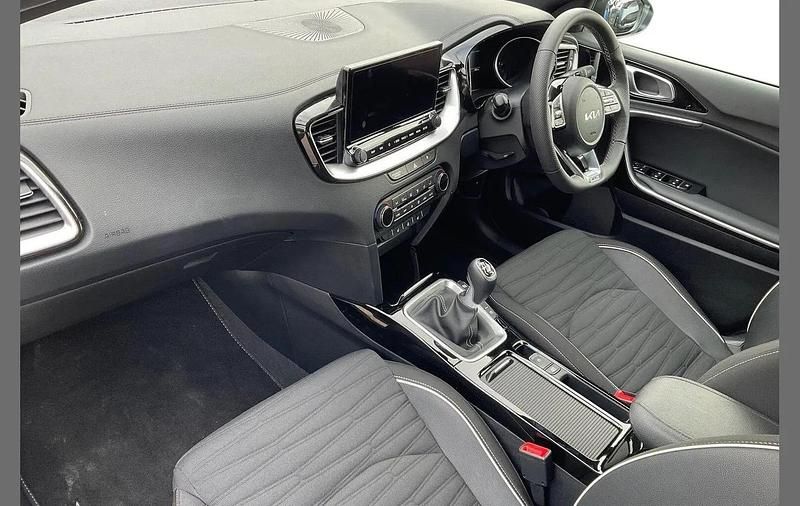 New Kia XCeed GT-Line 112 HP (82 kW) 2025 White SUV