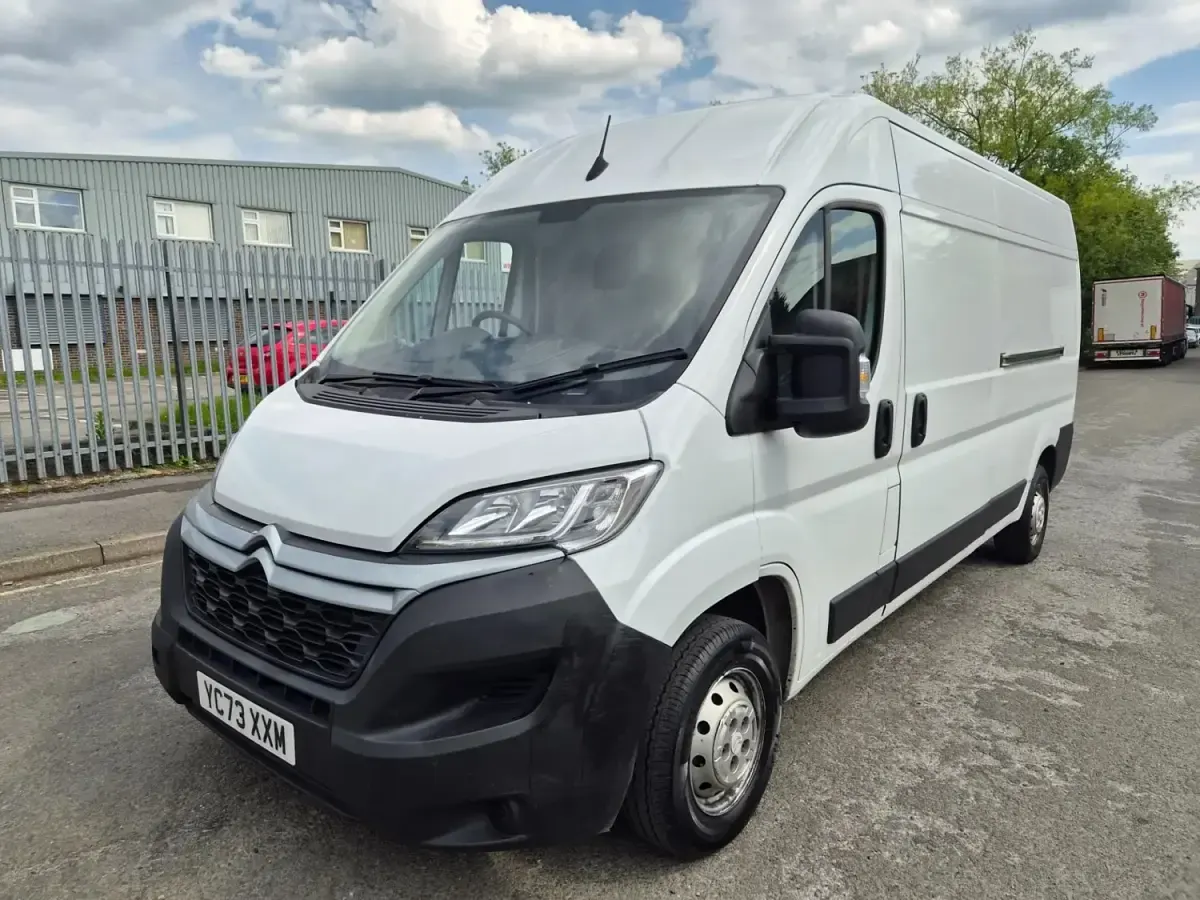 Usado Citroën Relay 140 CV (102 kW) 2023 Blanco Van