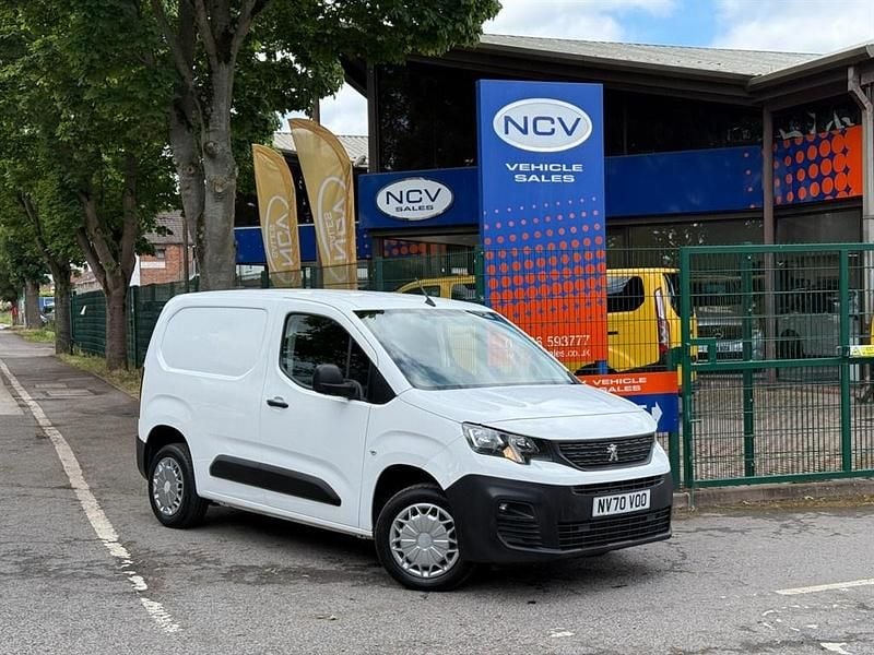 White Used 2021 Peugeot Partner Van | £7,490 (Fair price) - Image 1/3
