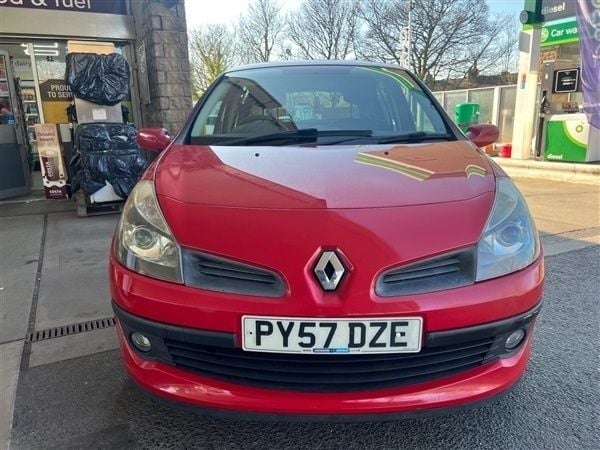 Red Used 2007 Renault Clio II Dynamique Hatchback | £750 (Fair price) - Image 1/1