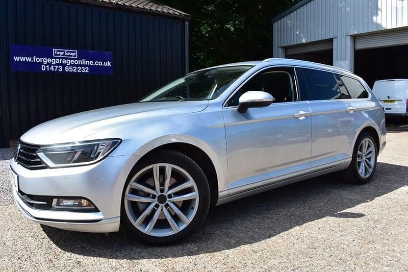 Silver Used 2015 VW Passat Business Estate | £9,995 (Good price) - Image 1/1