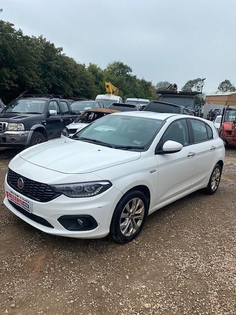 White Used 2018 Fiat Tipo Easy Plus Hatchback | £2,450 - Image 1/4
