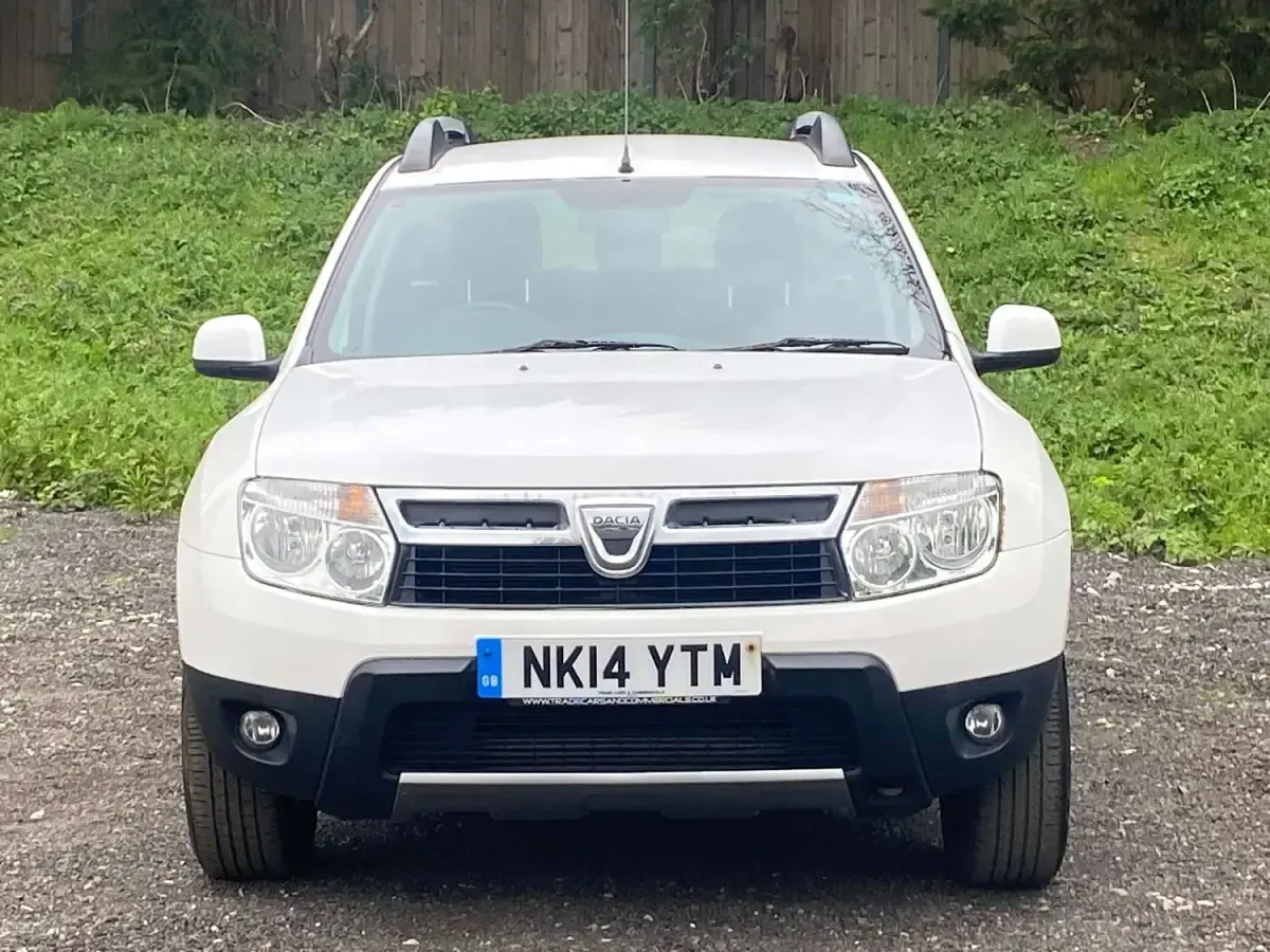 Second-hand Dacia Duster Lauréate 110 CP (80 kW) 2014 Alb SUV