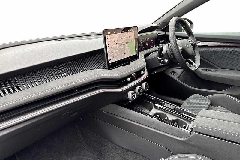 New Skoda Superb SportLine 148 HP (108 kW) 2025 Midnight black metallic Hatchback