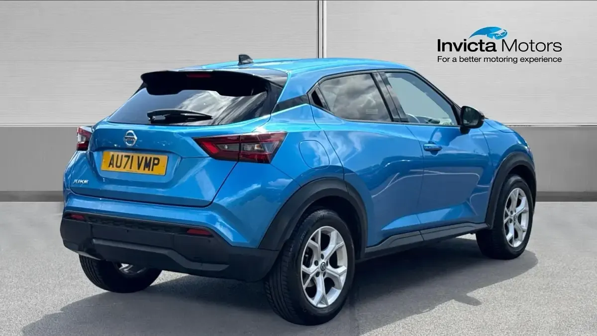Used Nissan Juke N-Connecta 114 HP (83 kW) 2021 Vivid blue premium metallic SUV
