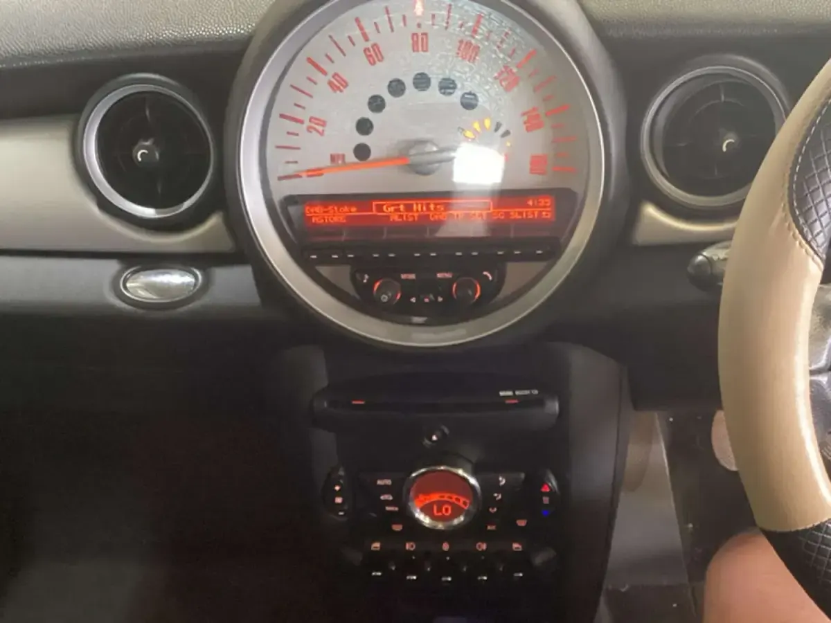 Used Mini Cooper Clubman 112 HP (82 kW) 2014 White Estate