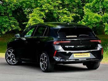 New Vauxhall Astra Ultimate 130 HP (95 kW) 2025 Two coat metallic  carbon black Hatchback