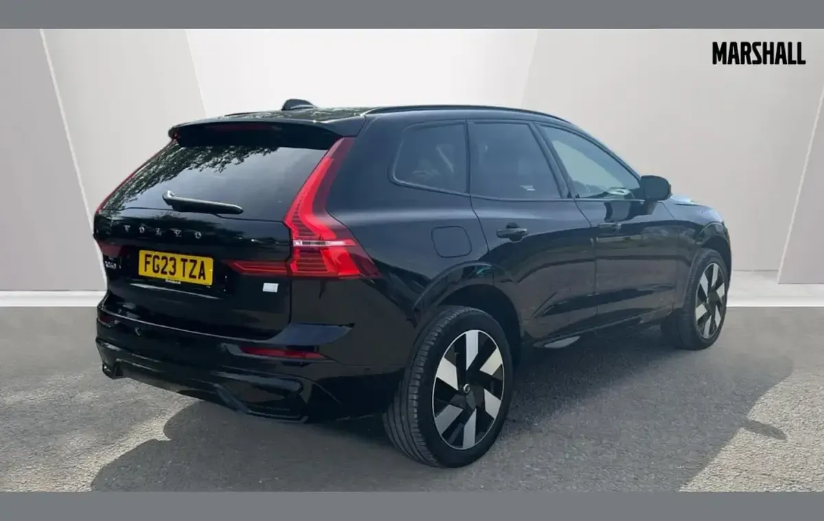 Usado Volvo XC60 Ultimate 455 HP (334 kW) 2023 Preto SUV