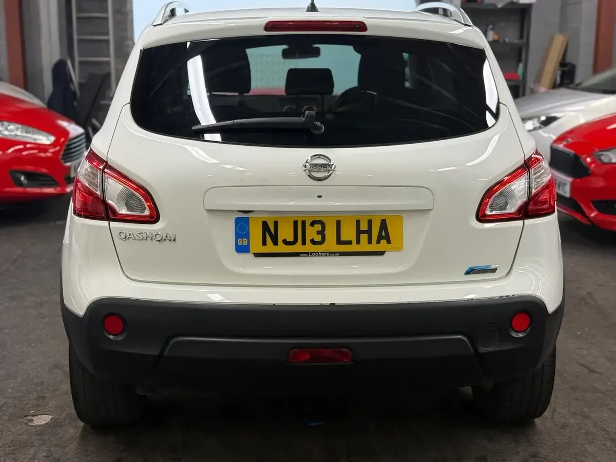 Used Nissan Qashqai Tekna 130 HP (95 kW) 2013 White SUV