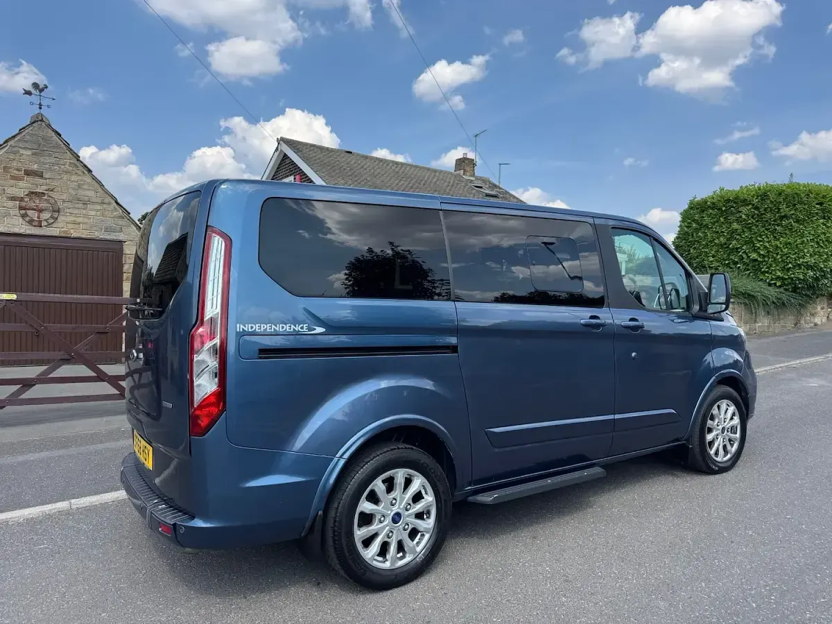 Used Ford Tourneo Custom Titanium 2018 Blue Van