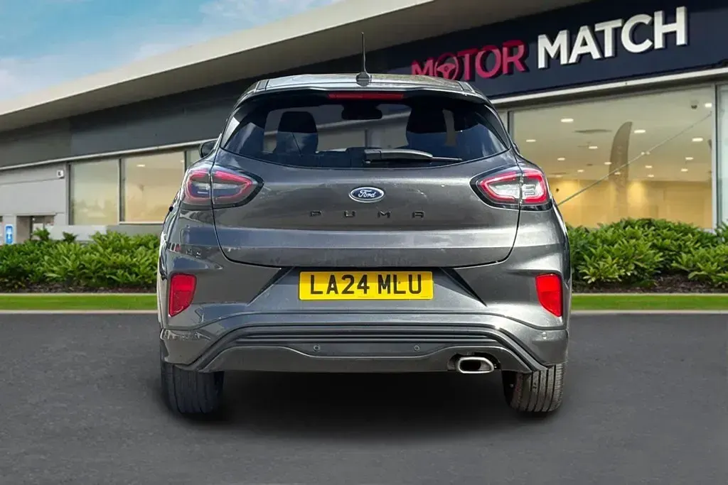 Begagnad Ford Puma ST-Line 2024 Grå SUV