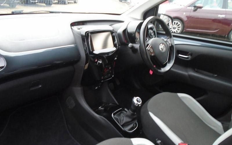 Used Toyota Aygo x-style 69 HP (50 kW) 2017 Grey Hatchback