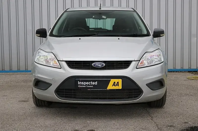 Used Ford Focus Studio 110 HP (80 kW) 2009 Silver Hatchback