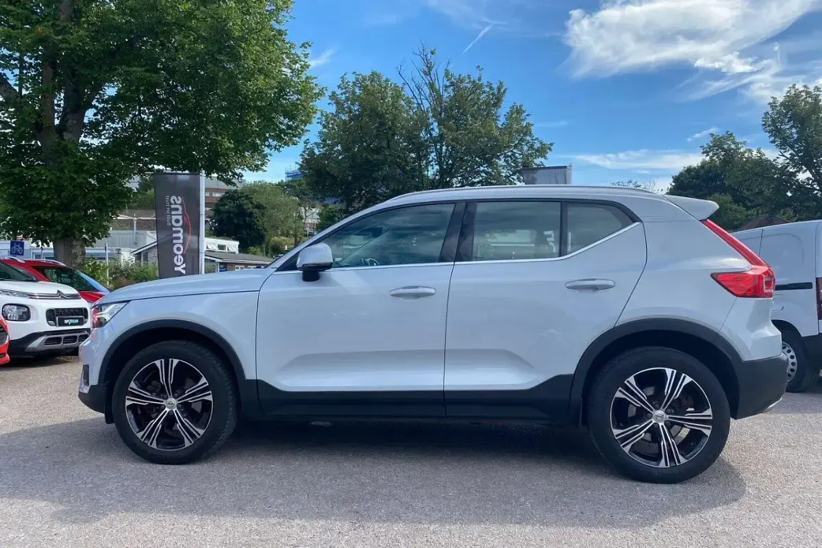 Used Volvo XC40 Inscription 187 HP (137 kW) 2020 Grey SUV