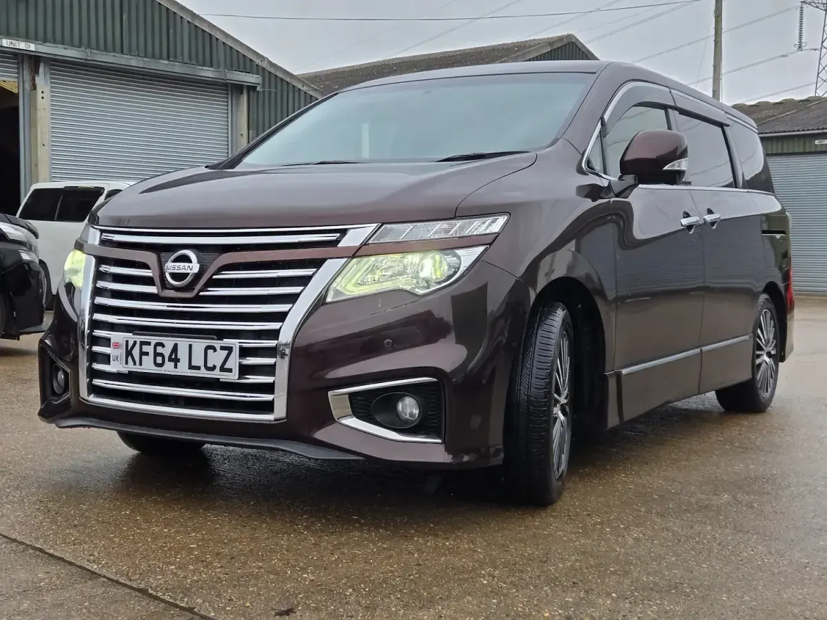 Used Nissan Elgrand 2014 Brown MPV