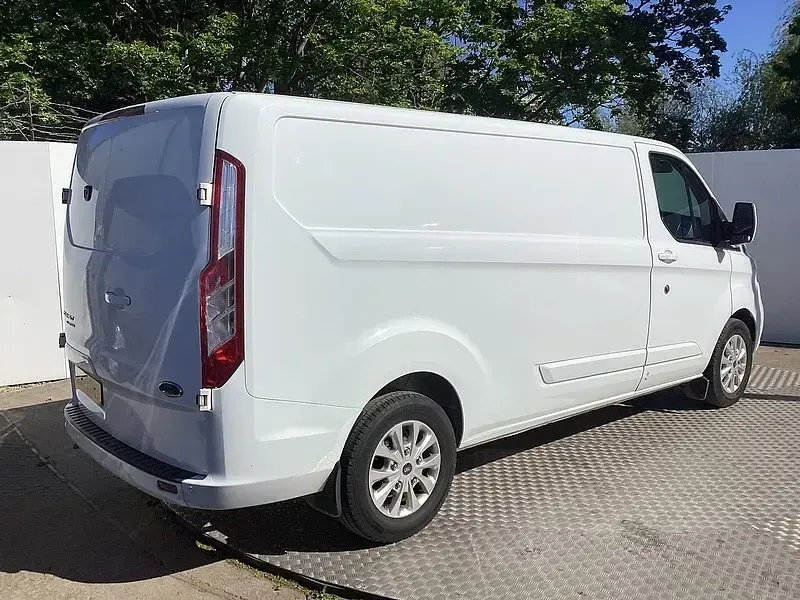 Begagnad Ford Transit Custom Limited 130 HK (95 kW) 2023 Vit Van