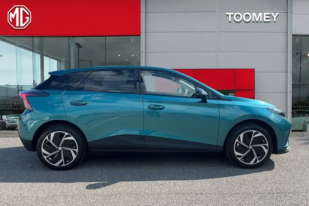 New MG MG4 EV 319 kW (435 HP) 2026 Hatchback