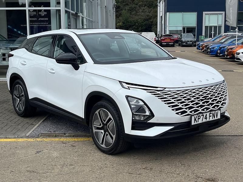 White Used 2024 Omoda 5 SUV | £21,995 (Fair price) - Image 1/4