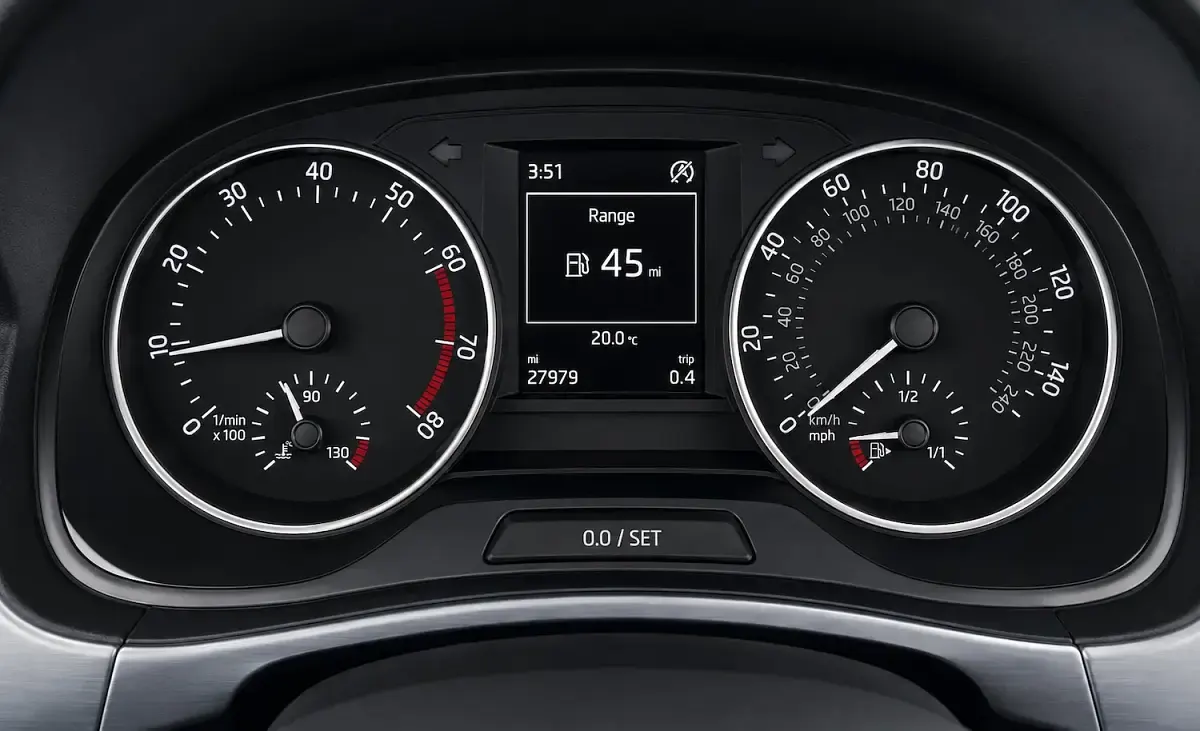Used Skoda Fabia SE 90 HP (66 kW) 2015 Silver Hatchback