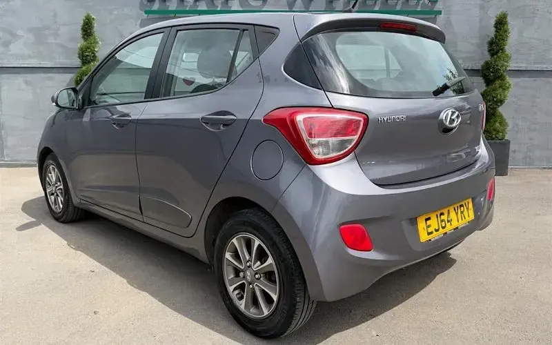 Used Hyundai i10 Premium 87 HP (63 kW) 2017 Hatchback