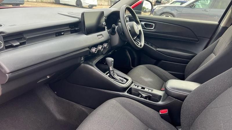 Used Honda HR-V Elegance 131 HP (96 kW) 2022 Red SUV