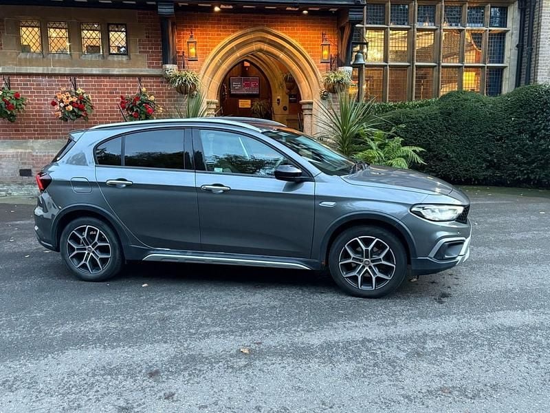 Used Fiat Tipo Cross 99 HP (72 kW) 2021 Grey Hatchback