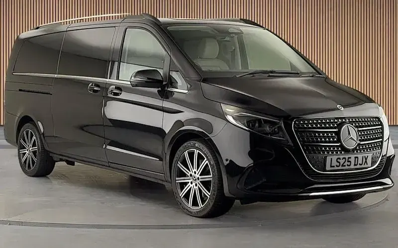Used Mercedes V220 Premium 163 HP (119 kW) 2025 MPV