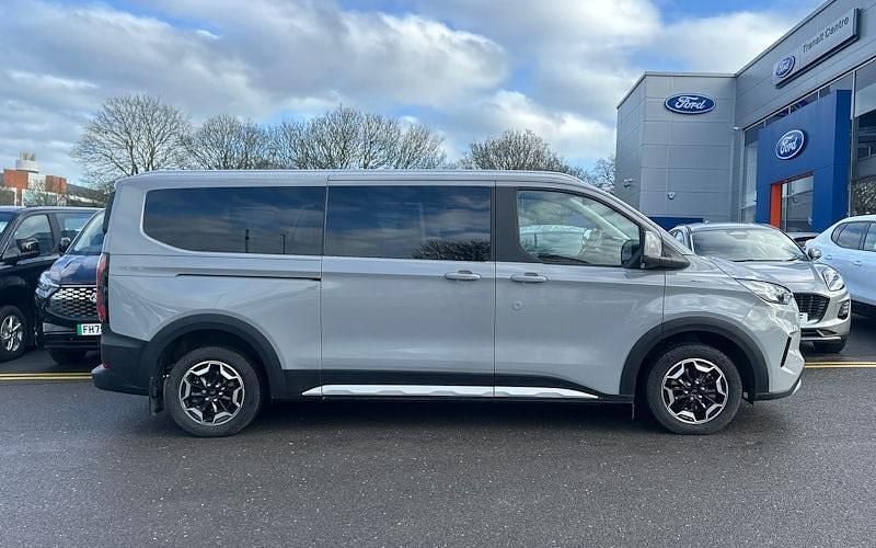 Begagnad Ford Tourneo Active 170 HK (125 kW) 2025 Minibuss