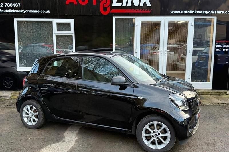 Black Used 2018 Smart ForFour Passion Hatchback | £3,995 (Fair price) - Image 1/1
