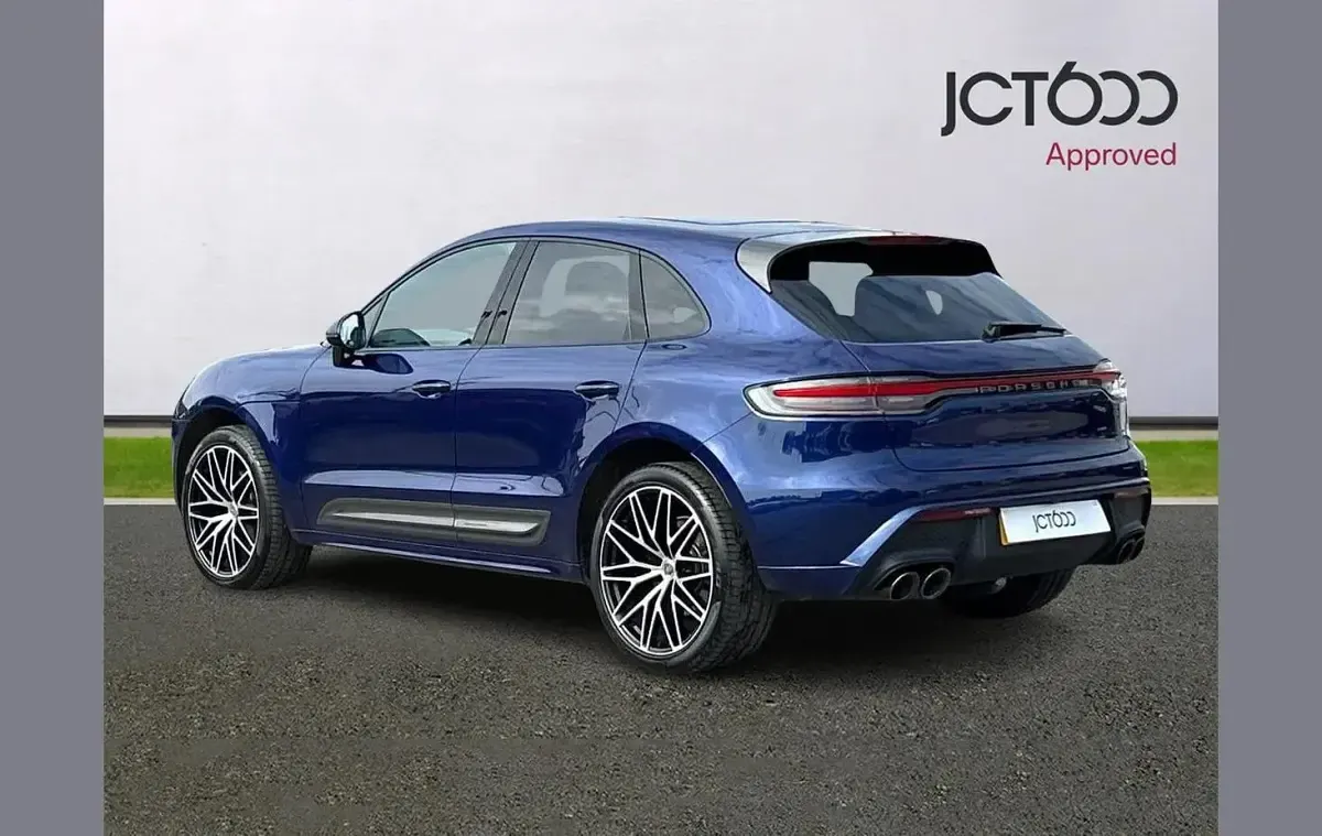 Used Porsche Macan T 261 HP (191 kW) 2023 Blue SUV
