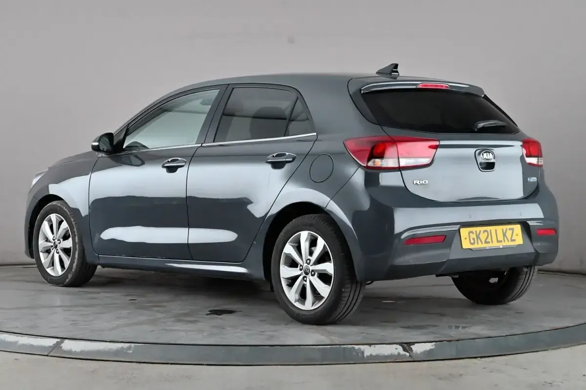 Used Kia Rio 118 HP (86 kW) 2021 Grey Hatchback