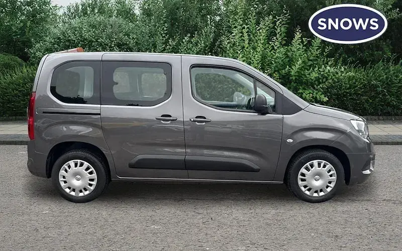 Used Vauxhall Combo Edition 110 HP (80 kW) 2022 MPV