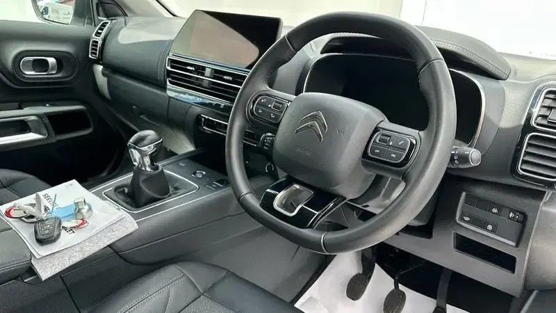 Used Citroën C5 PureTech 130 HP (95 kW) 2024 White Hatchback