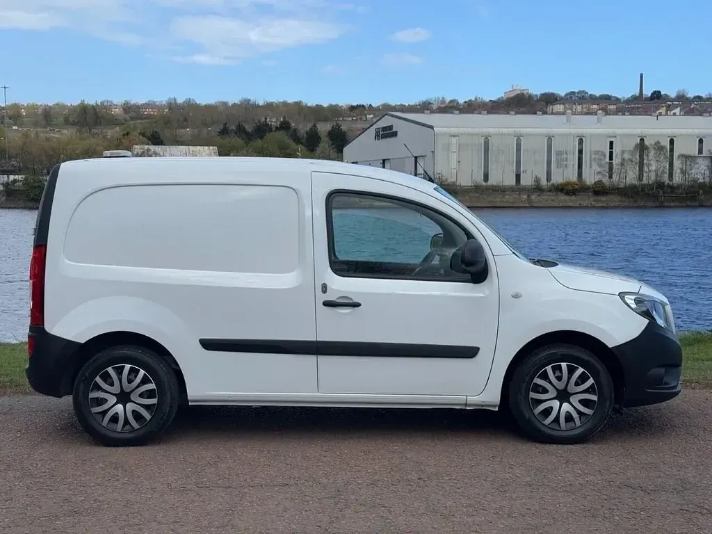 Usado Mercedes Citan 109 94 HP (69 kW) 2021 Branco Van
