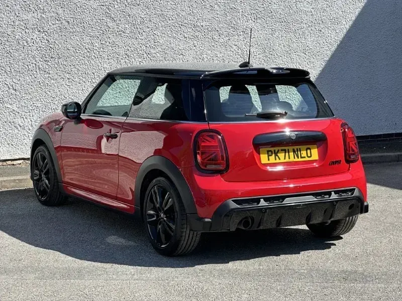 Używany Mini Cooper Hatch 134 KM (98 kW) 2021 Czerwony Hatchback