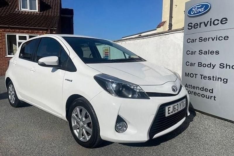 Used 2014 Toyota Yaris Hybrid | £8,995 (A bit pricey) - Image 1/1