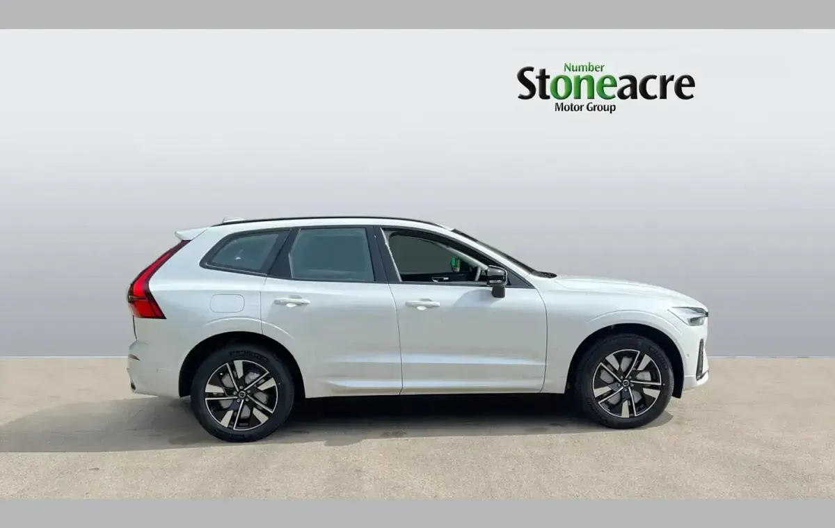 New Volvo XC60 Plus 247 HP (181 kW) 2026 White SUV