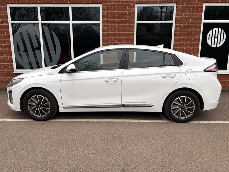 Used Hyundai Ioniq Premium 100 kW (136 HP) 2022 White Hatchback