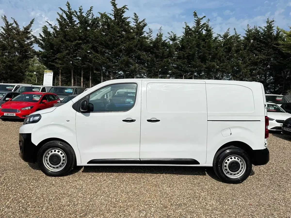 Used Citroën Dispatch 2023 White MPV