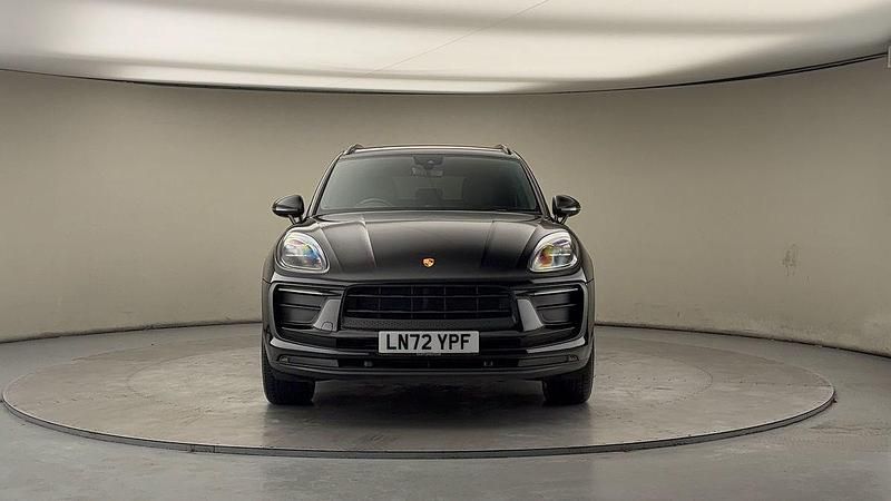 Used Porsche Macan 265 HP (194 kW) 2022 Black SUV