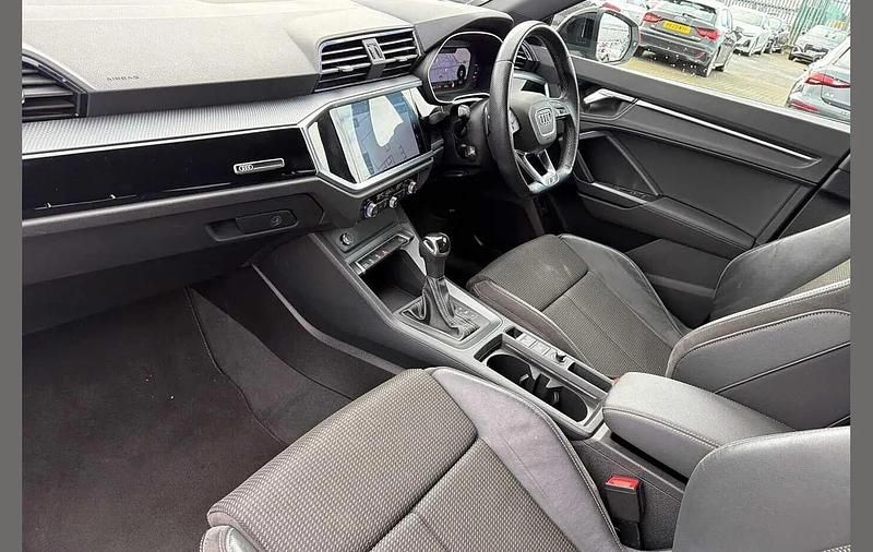 Used Audi Q3 Black Edition 147 HP (108 kW) 2021 White SUV